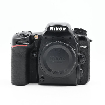 NIKON D7500 (18400 CLICS)...