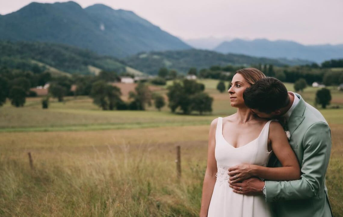 photo mariage couple dans la campagne