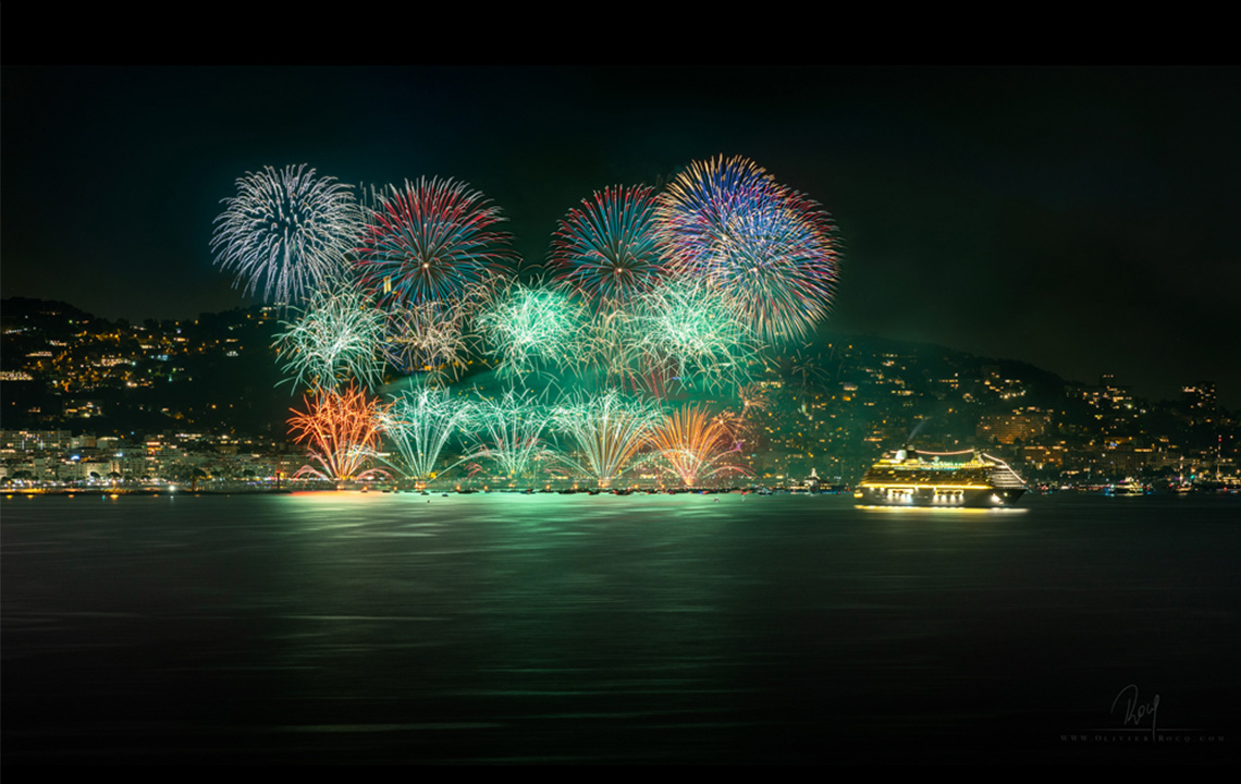 feu d'artifice en mer