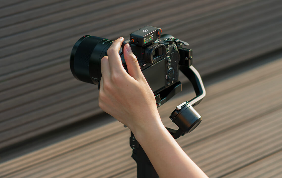 DJI Mic 2 connectés sur un boîtier hybride Sony Alpha 